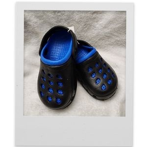 🆕️ Black/Blue Clog Sandals, Kid's 4